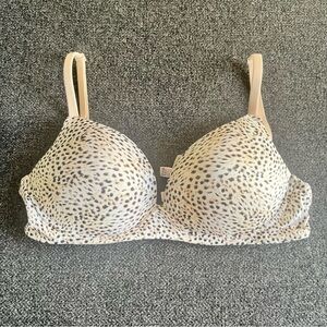 Victoria’s Secret Lace Wing Wireless Nursing Bra 34D
